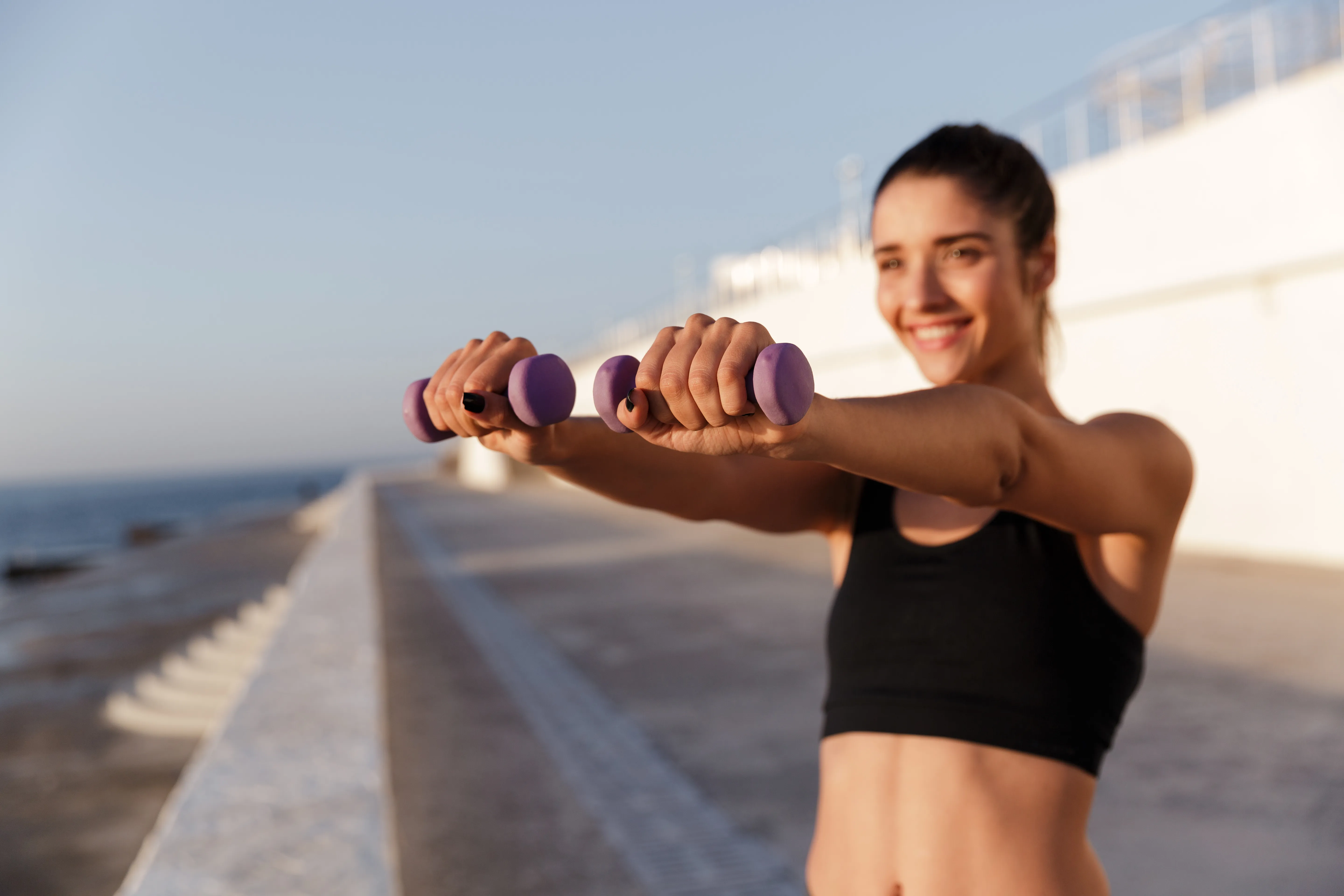 mujer principiante entrenando